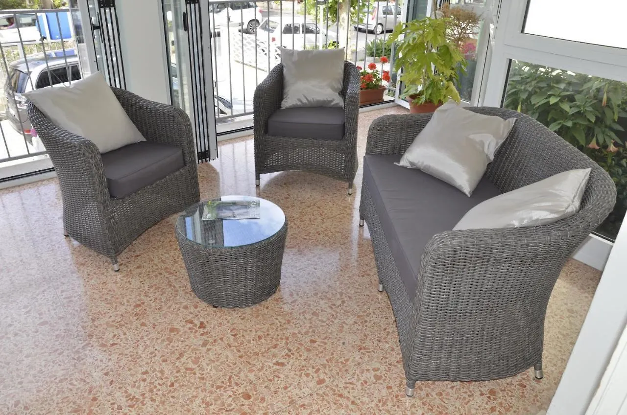 Affittacamere La Zattera Lido di Camaiore
